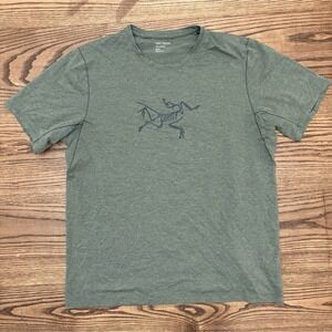 Arc'teryx Men's Medium Cormac Logo Outdoor Athletic Short Sleeve Green Shirt